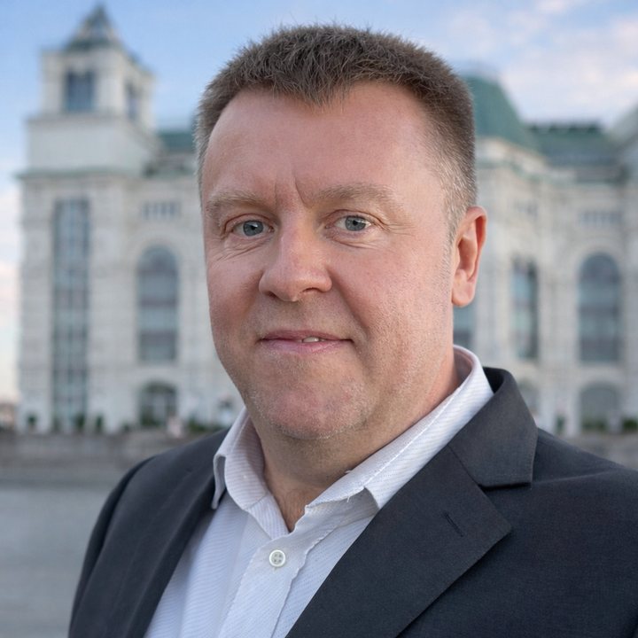 Professional portrait of Elvis Rigby